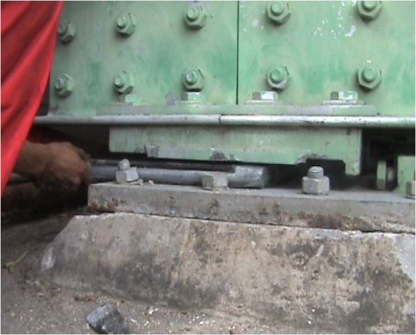 Pelepasan bearing pad